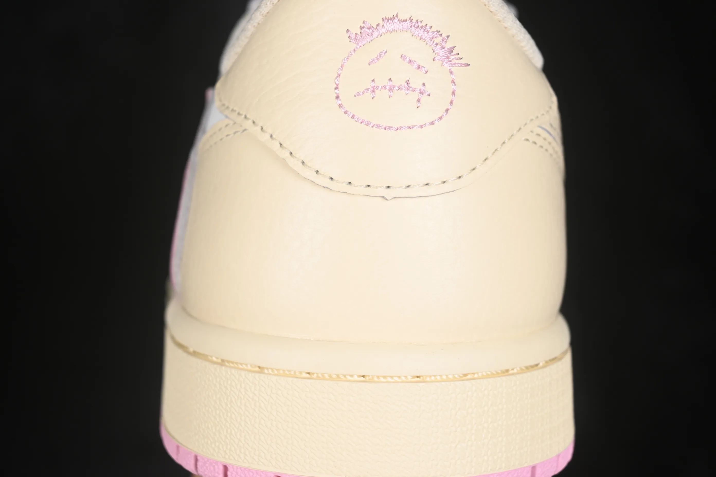 All categories Air Jordan Jordan series basketball shoes Air Jordan 1 Low GX foreign trade version Travis Scott x Air Jordan 1 Low OG AJ1 Joe 1 undercut low top full head layer IQ7604-100